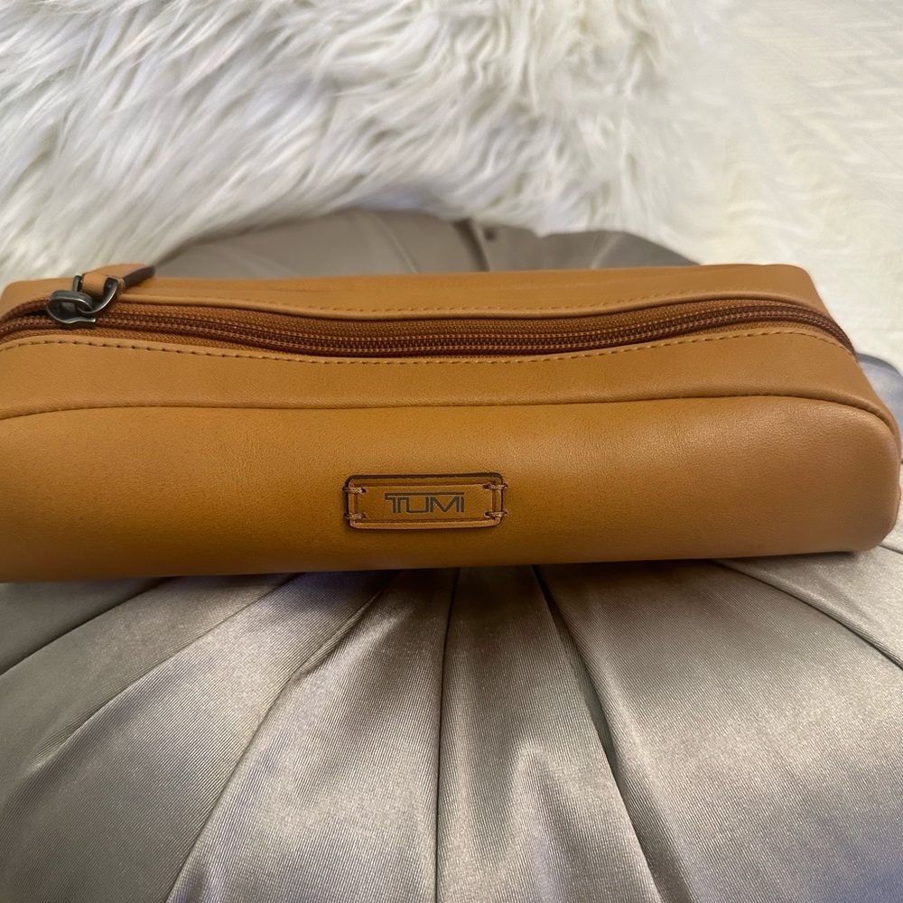 Tumi Leather Electronic Cord Pouch